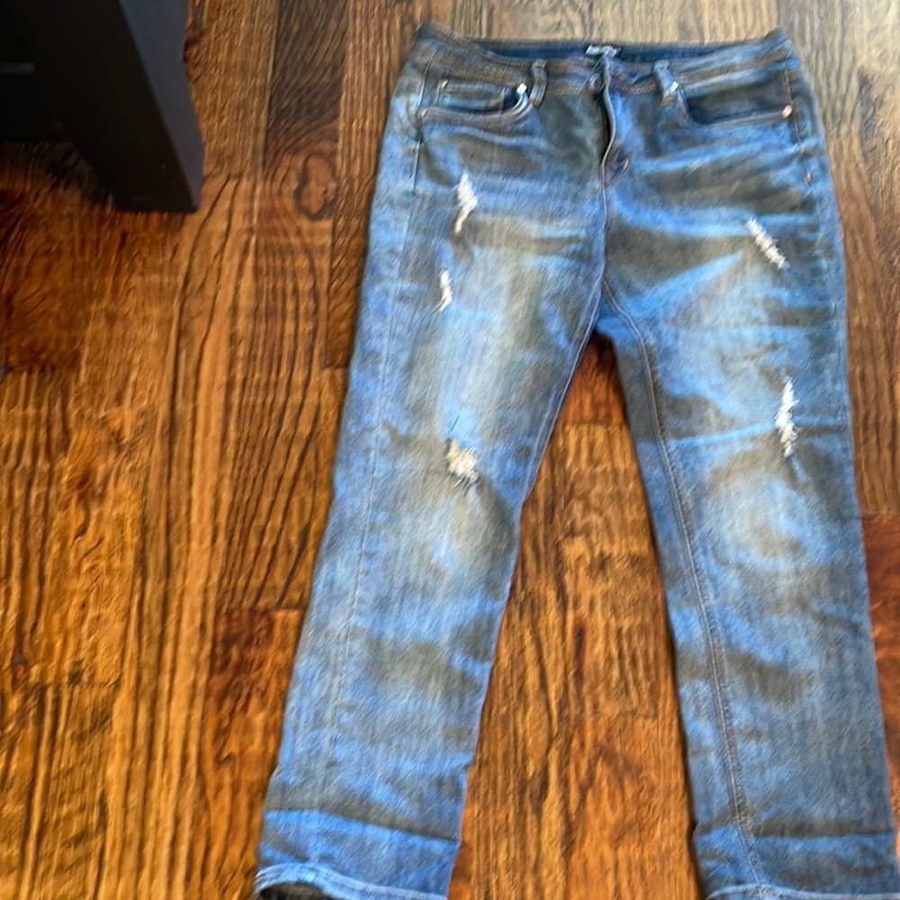 Dollhouse “Charley”  distressed jeans